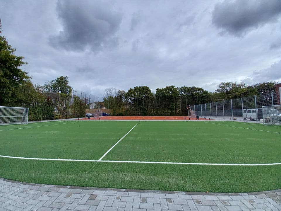 Außernsportanlage Gesamtschulde Gottfried-Wilhelm-Leibnitz Außernsportanlage Gesamtschulde Gottfried-Wilhelm-Leibnitz